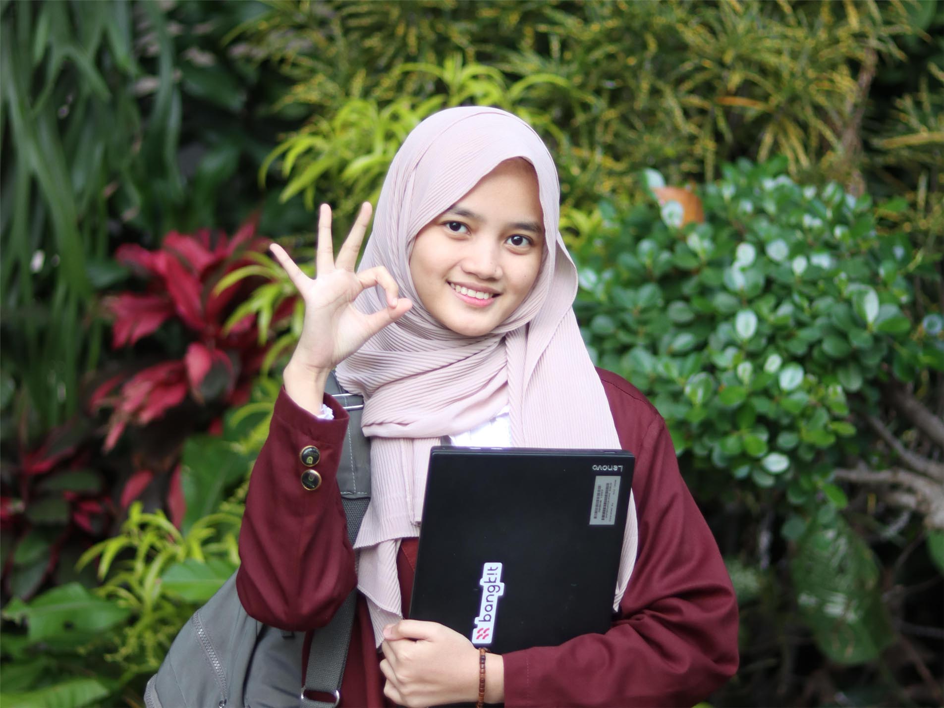 Maukah Anda Kuliah S1 Digital Bisnis Tanpa Biaya Dengan Fasilitas Lengkap Melalui Program Beasiswa Rektor