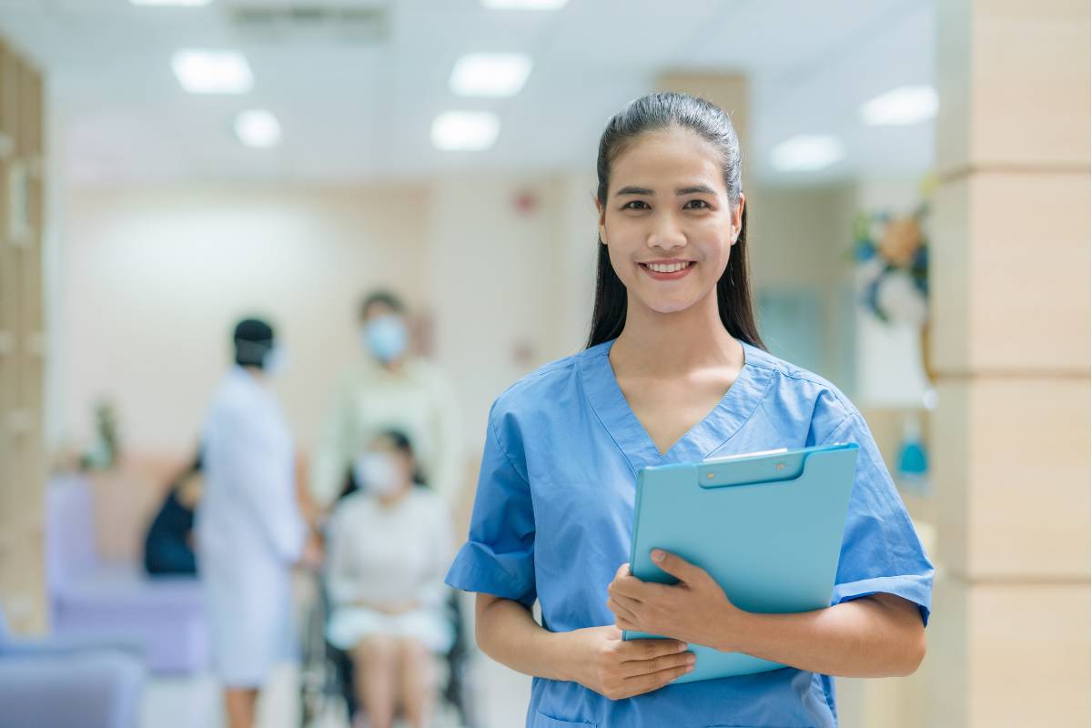 Meningkatkan Kualitas Persiapan Ujian melalui Tryout Online Perawat Klinis Dasar untuk Para Calon Perawat